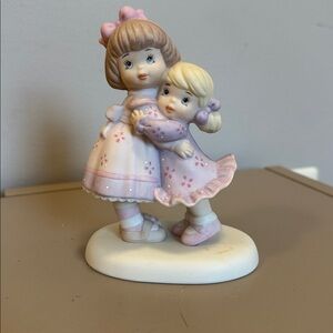 Adorable ENESCO Sisters Are Forever Friends.  1992